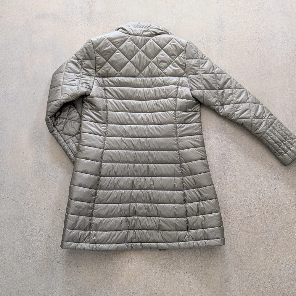 Patagonia Women's Parka - Picture 6 of 7